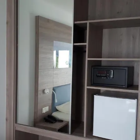 Karousos Aparthotel Ayia Napa