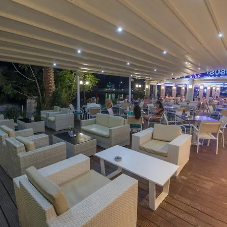 Lägenhetshotell Karousos Ayia Napa